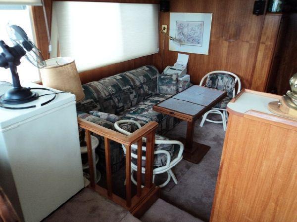 1984 Uniflite Yacht Houseboat