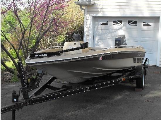 1985 Charger Boats FOXFIRE