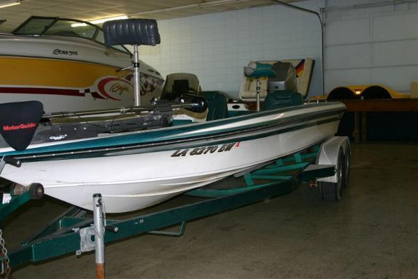 1997 Hawk Boats Super 2100