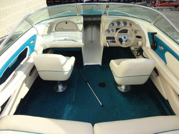 1997 Sea Ray 210 Signature