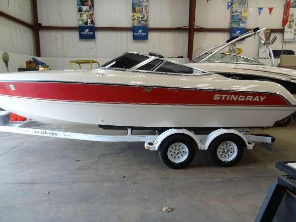 1997 Stingray 220