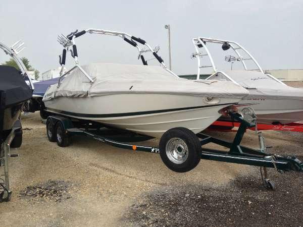 1998 COBALT BOATS 220