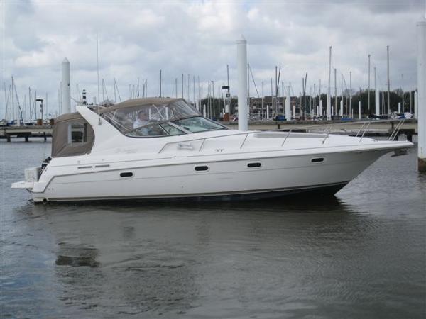 1998 Cruisers Yachts 3375 Esprit