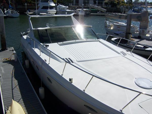 1998 Trojan 440 Express Yacht