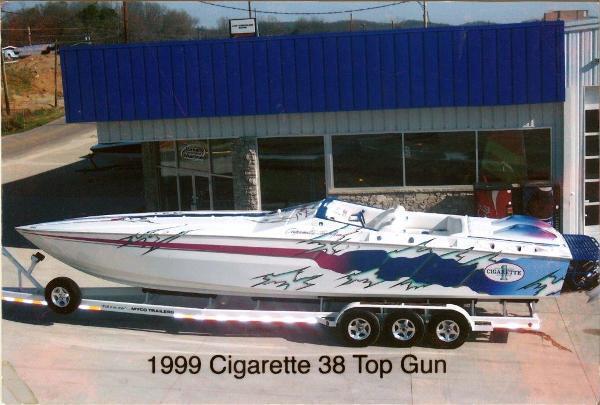 1999 Fountain Cigarette Top Gun