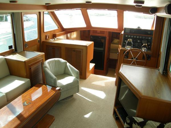 1999 OFFSHORE YACHTS Cockpit Motor Yacht