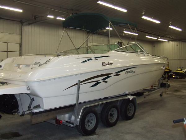 1999 Rinker 272 Cuddy