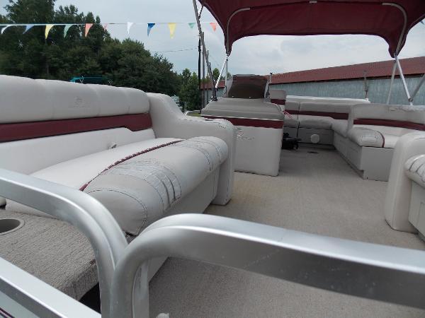 1999 SUNTRACKER Party Barge 21