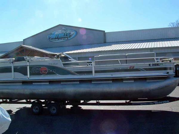 1999 Sun Tracker PARTY BARGE 25