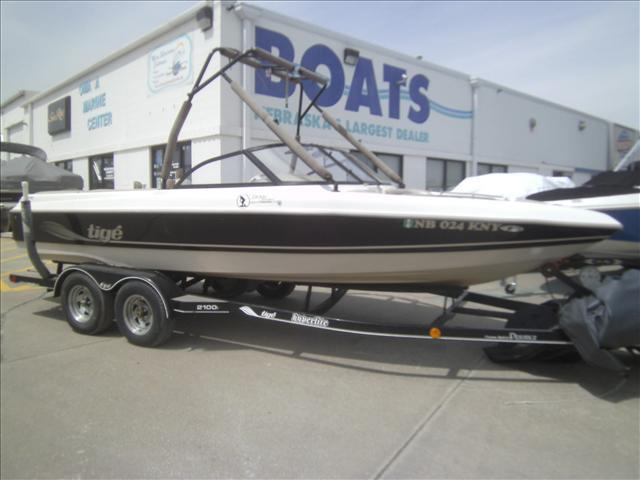 1999 Tige Wakeboard Boat 2100 V Limited