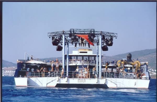 2000 Custom Catamaran Ferry / Day Cruiser