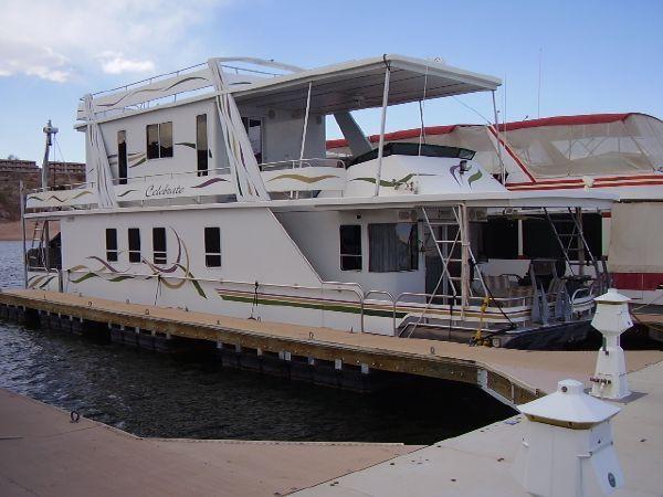 2000 Fantasy Houseboat