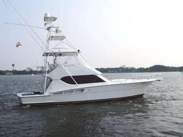 2000 Hatteras 50 Convertible with Full Tower