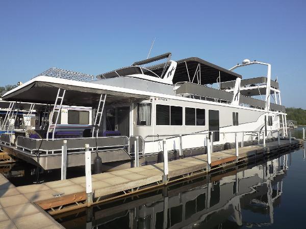 2000 Horizon 17' x 87' Houseboat  Lake Monroe