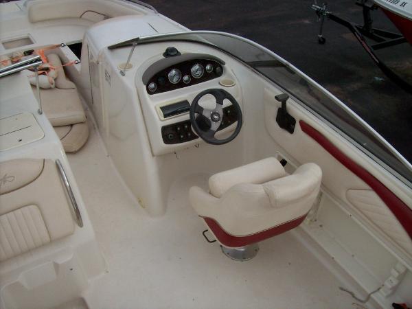 2000 Monterey 240 Sport