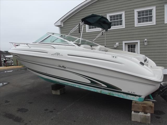 2000 Sea Ray CUDDY CABIN 215