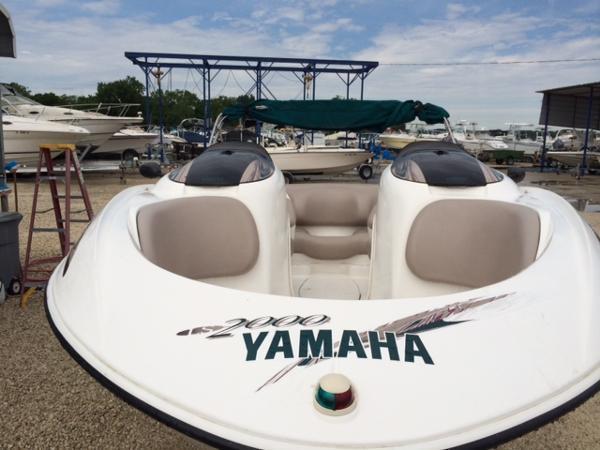 2000 Yamaha Sport Boat LS2000