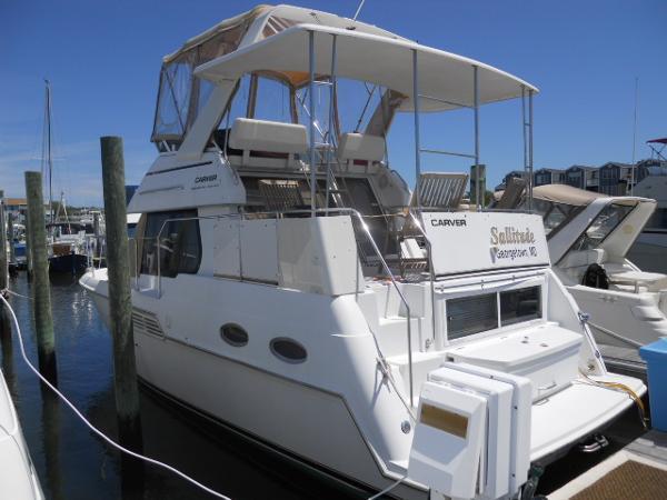 2001 Carver 326 Aft Cabin w 266 HRS