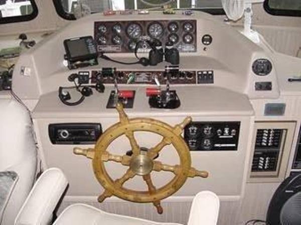 2001 Gibson 55 Executive Wide Body Cabin Yacht