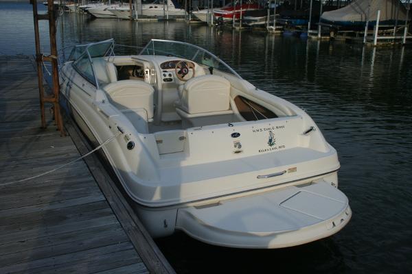 2001 Sea Ray 225 Weekender