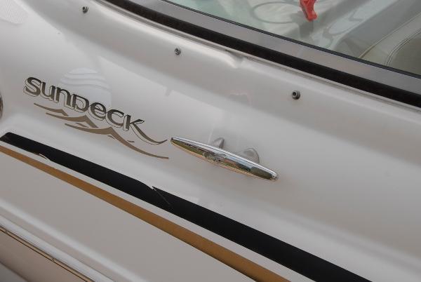 2001 Sea Ray 240 Sundeck