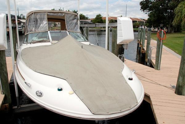 2001 Sea Ray 240 Sundeck