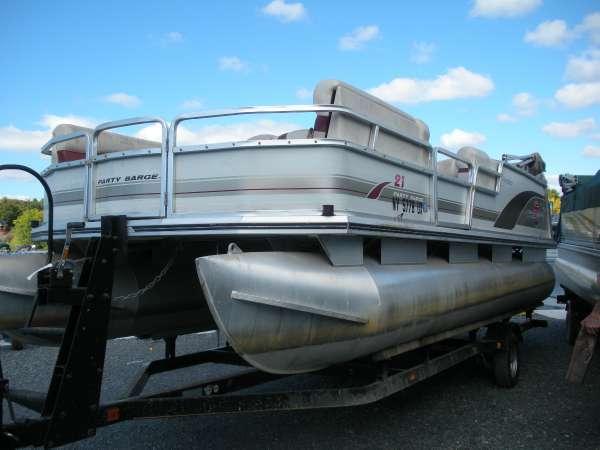 2001 Sun Tracker PARTY BARGE 21 Signature Series