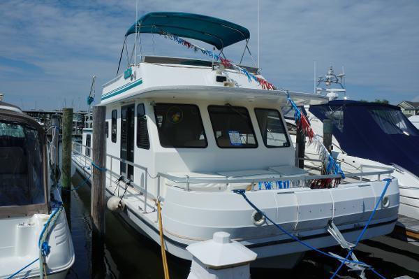 2002 Gibson CABIN YACHT