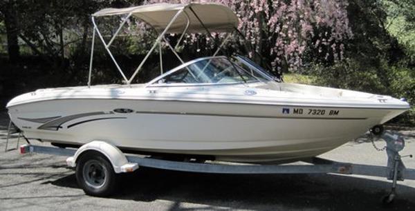 2002 Sea Ray 182 Bow Rider LOW HOURS!