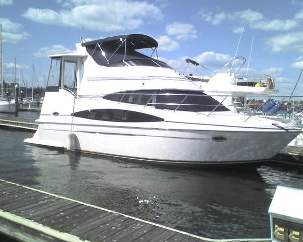 2003 Carver 366 Motor Yacht Low Hours!