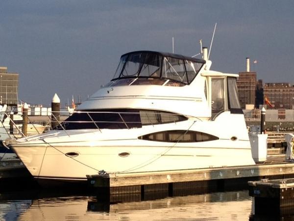 2003 Carver 366 Motor Yacht Low Hours!