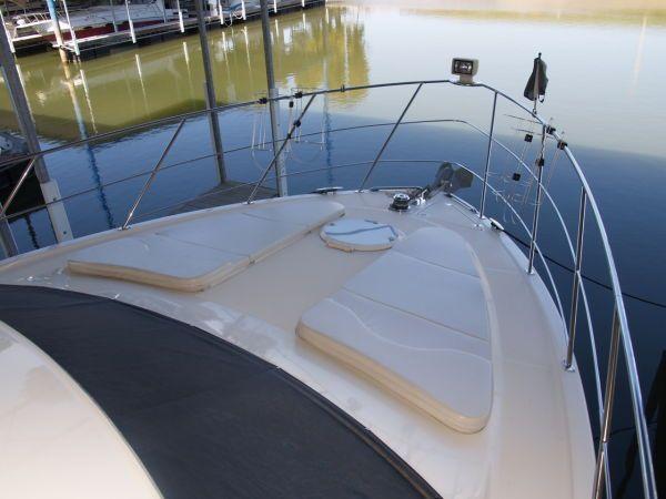 2003 Carver 44 Cockpit Motor Yacht