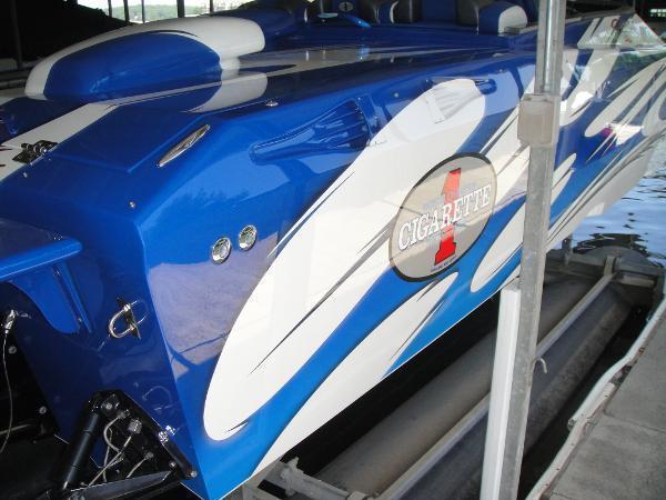2003 CIGARETTE 36 GLADIATOR