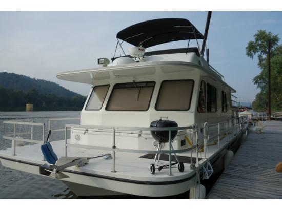 2003 Gibson 5000 Cabin Yacht