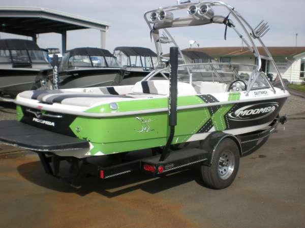 2003 Moomba 215 outback LS