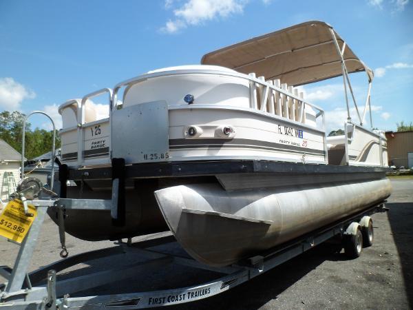 2003 Sun Tracker Regency Party Barge