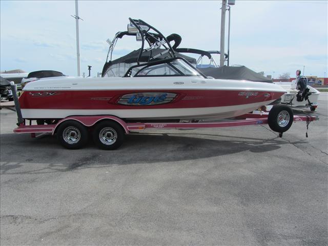 2003 Tige WAKEBOARD BOAT 22V RIDERS EDITION