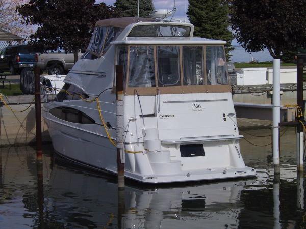 2004 Carver 366 Motor Yacht