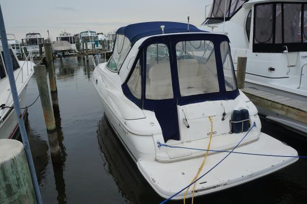 2004 Cruisers Yachts 320 Express