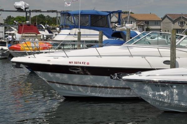 2004 Cruisers Yachts 320 Express