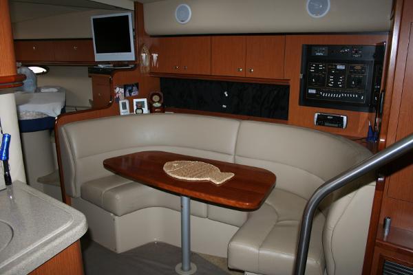 2004 Cruisers Yachts 340 Express