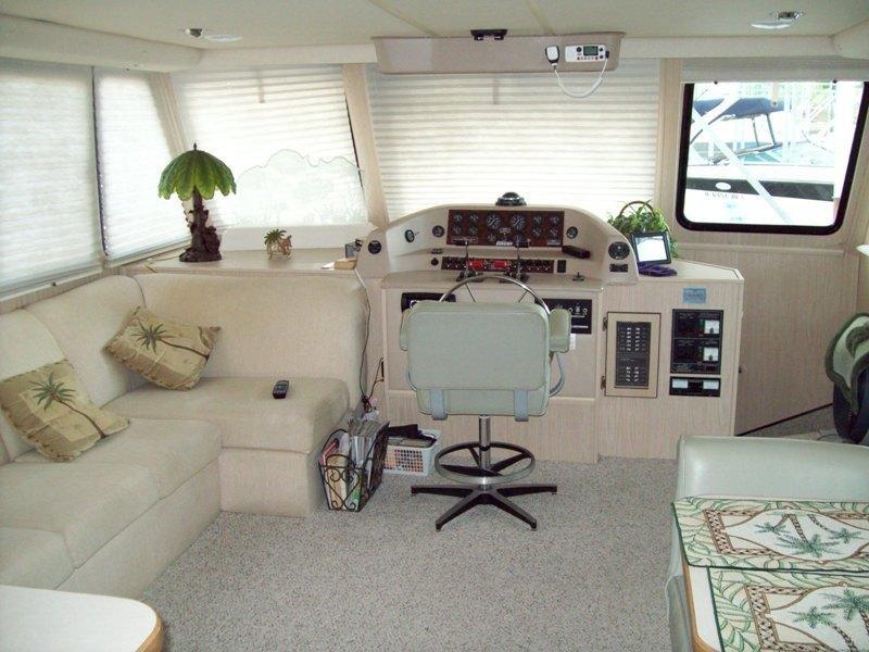 2004 GIBSON BOATS 5500 cabin yacht
