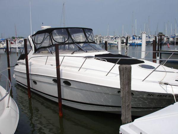 2004 Regal 3560 Commodore Fresh Water (JSS)