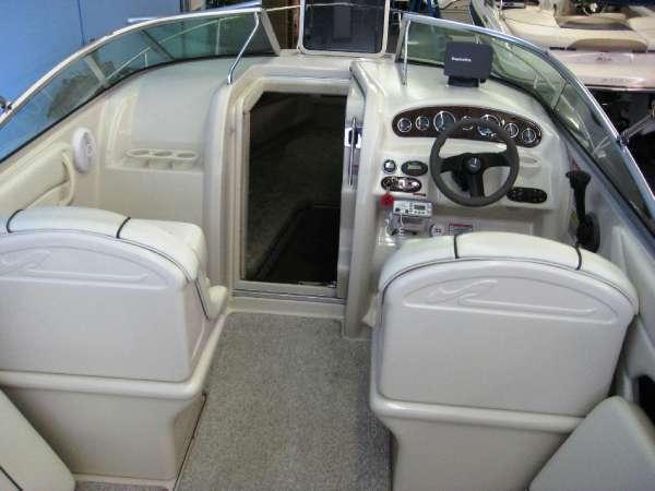 2004 Sea Ray 215 Cuddy