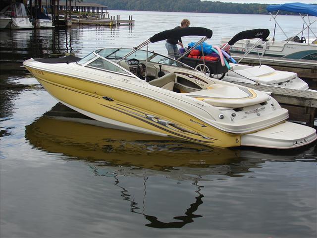 2004 Sea Ray 240 Select
