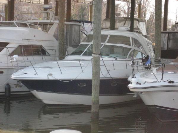 2005 Cruisers Yachts 400 Express