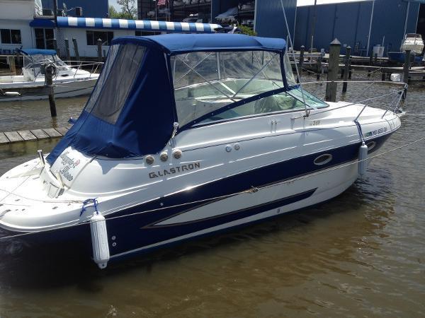 2005 Glastron GS269