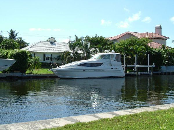 2005 Sea Ray 390 Motor Yacht, Only 130 hours on Cummins!