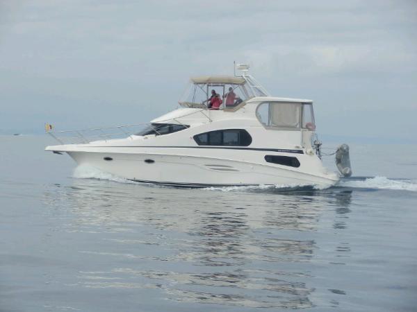 2005 Silverton 39 Motor Yacht