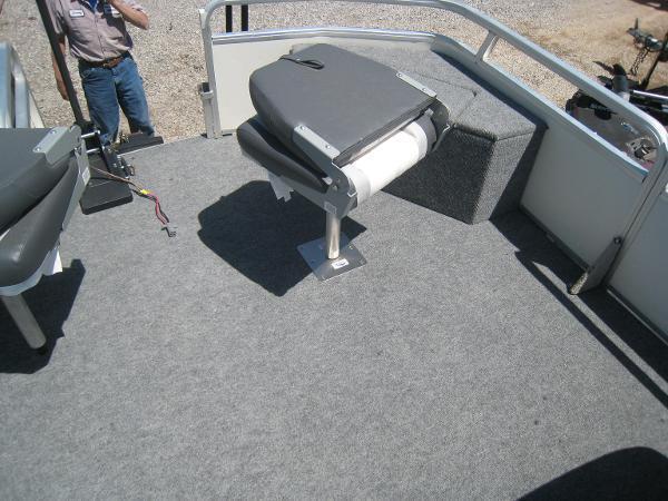 2005 Sun Tracker Bass Buggy
